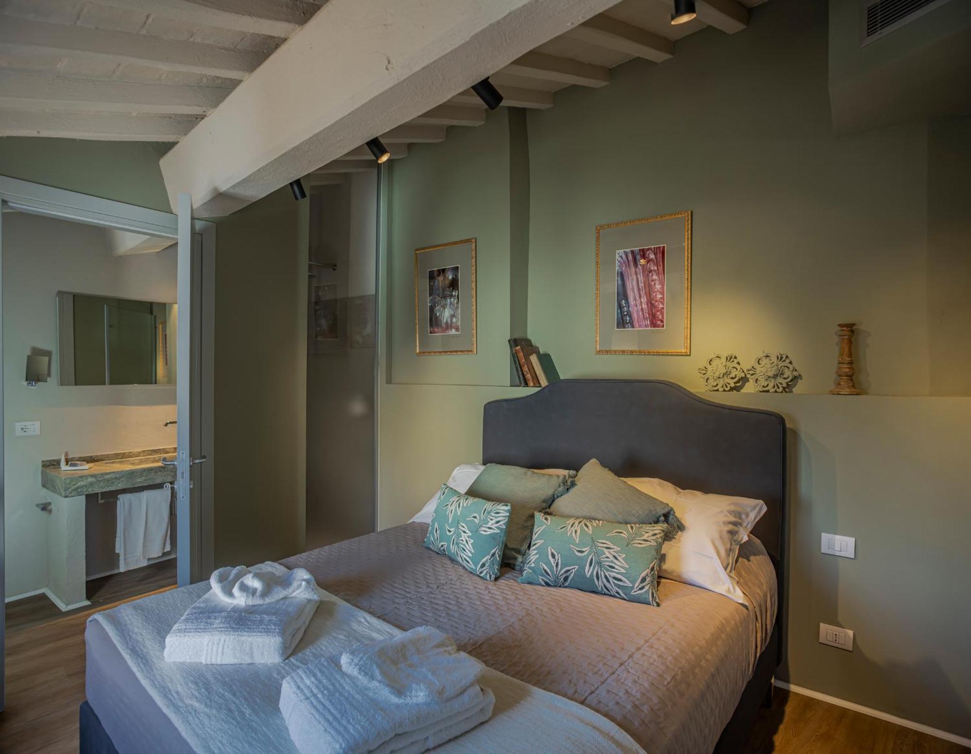 Bed and Breakfast Relais Borgo Elissa Чертальдо Экстерьер фото