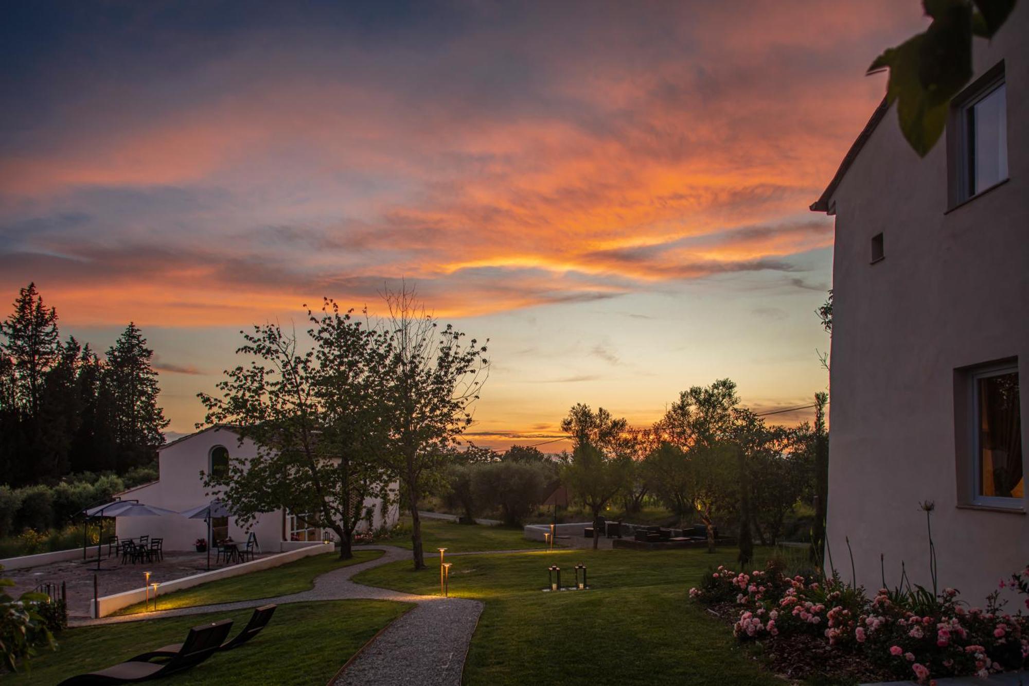 Bed and Breakfast Relais Borgo Elissa Чертальдо Экстерьер фото